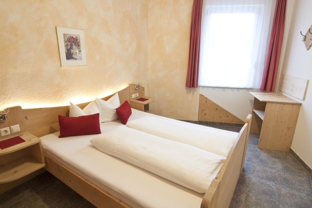 Appartementhaus Marina Matrei in Osttirol Kamer foto